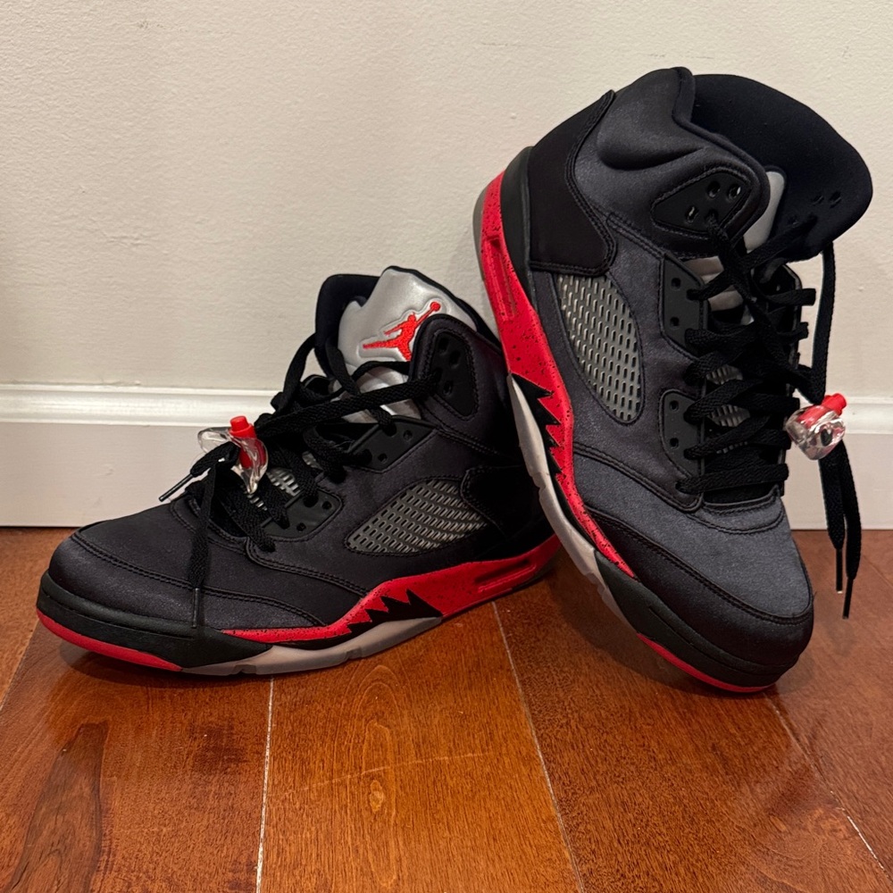 Nike Air Jordan 5 Retro "Satin Bred" in Black and University Red Size 11.5